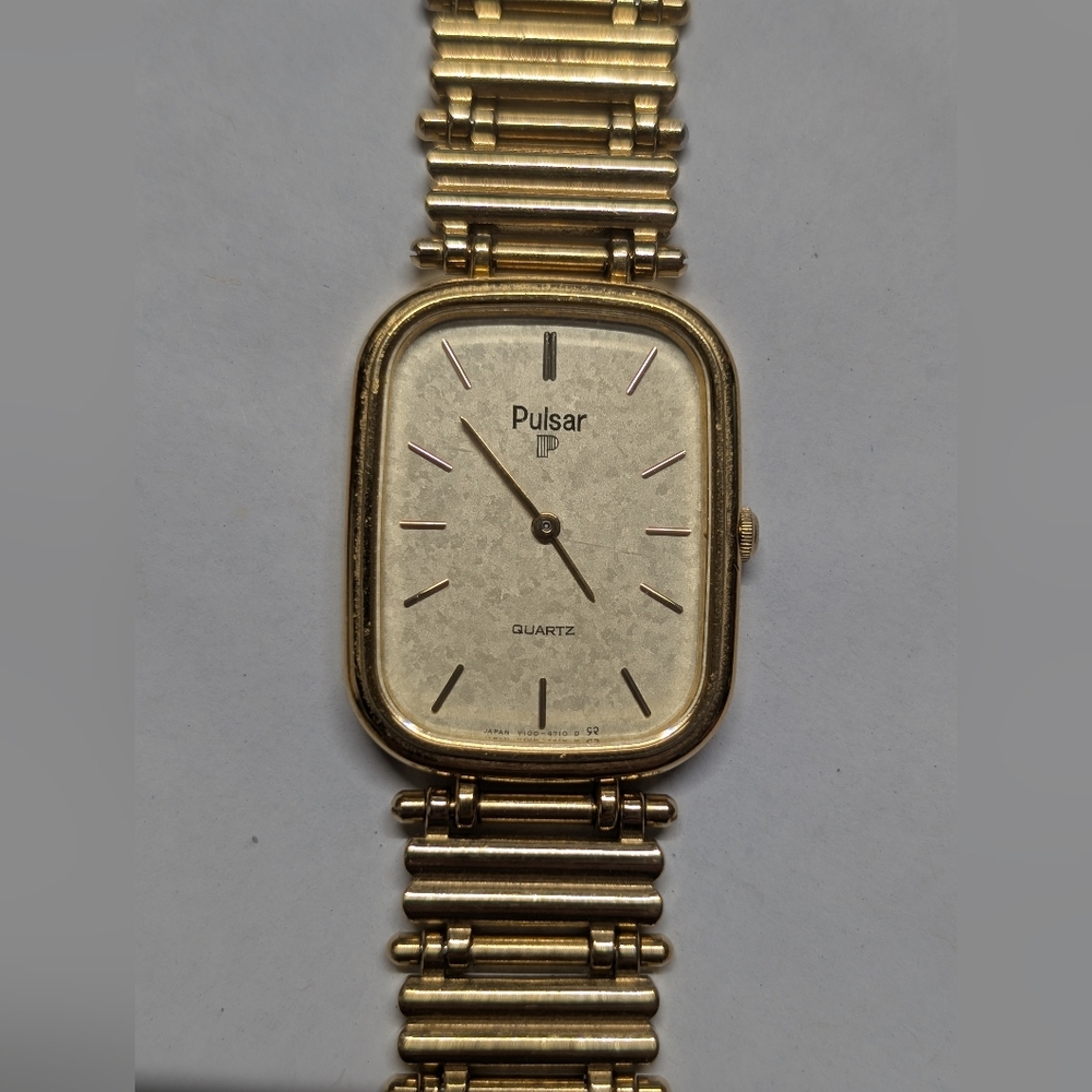 NOS Neo Vintage Pulsar Y100-4249 Men's Quartz Watch Tank 1980s Bamboo Gold Tone